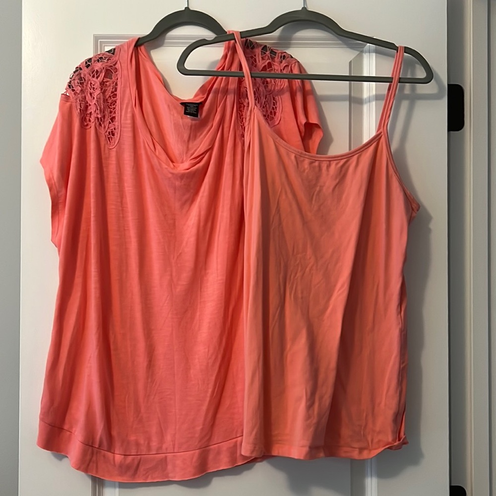 Torrid set- tank & cute top! Size 1 in top/size 2 in tank. Matching coral color!